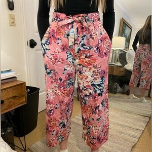 Floral women’s Zara wide leg pants! So cute and comfy for work or everyday!